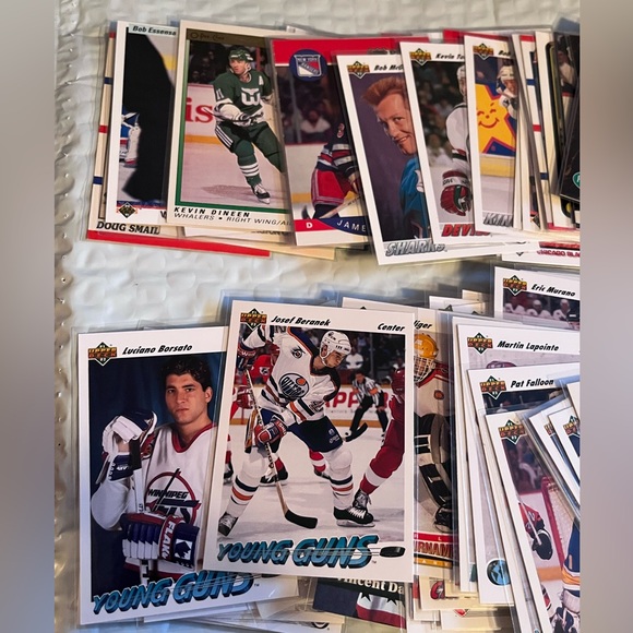 HUGE Lot of 100+ Vintage 90s Hockey Cards - Picture 2 of 4